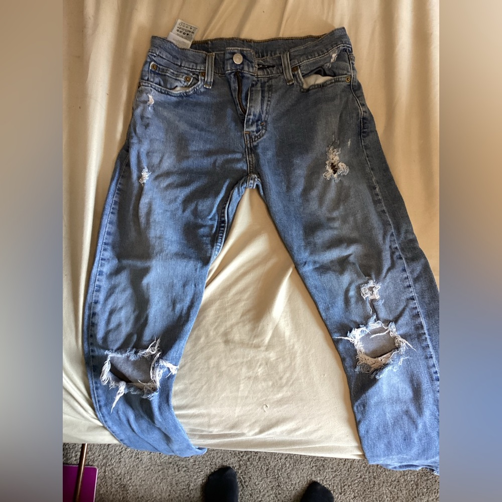 Blue distressed levis